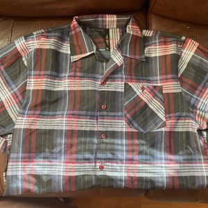 Plaid short sleeve men’s top